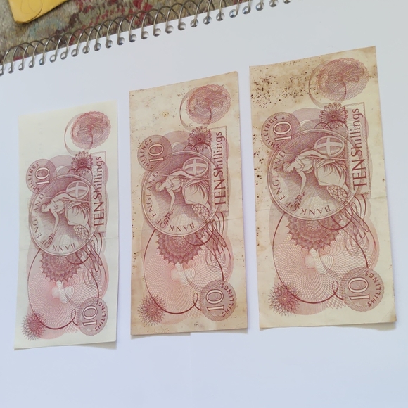 X3 Vntge Queen Elizabeth Ten Shillings Collectible Rare - Picture 3 of 7